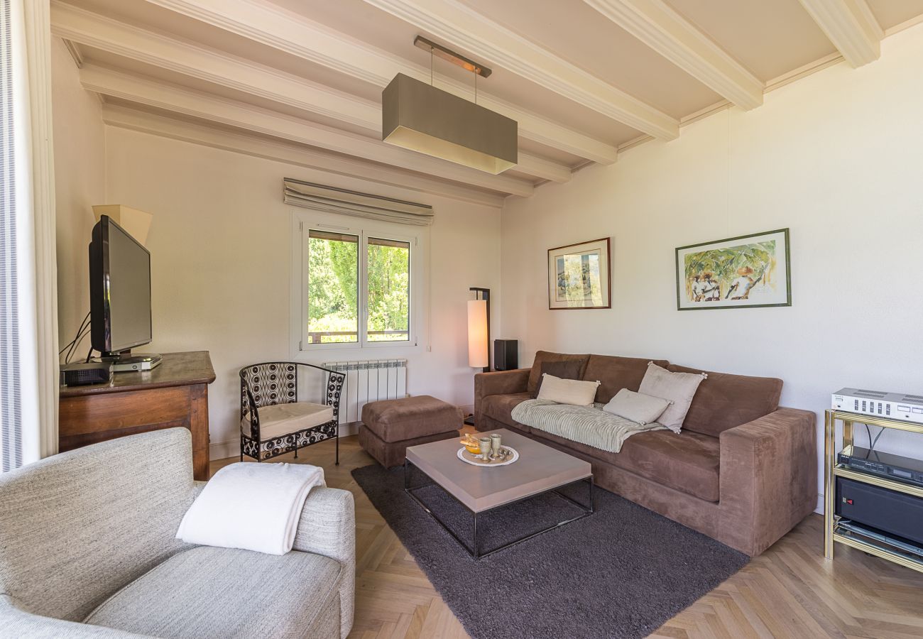 Super Host, sustainable housing, Sustonica, prestigious villa, for rent, to rent in Annecy,, lake, pontoon 