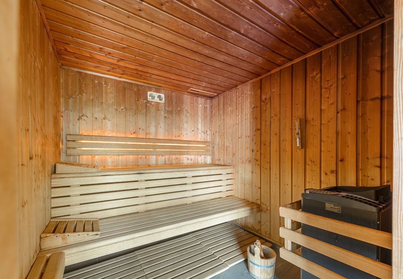 Apartment in La Clusaz - LCZ - Luxueux T2 au pied des pistes, 5*