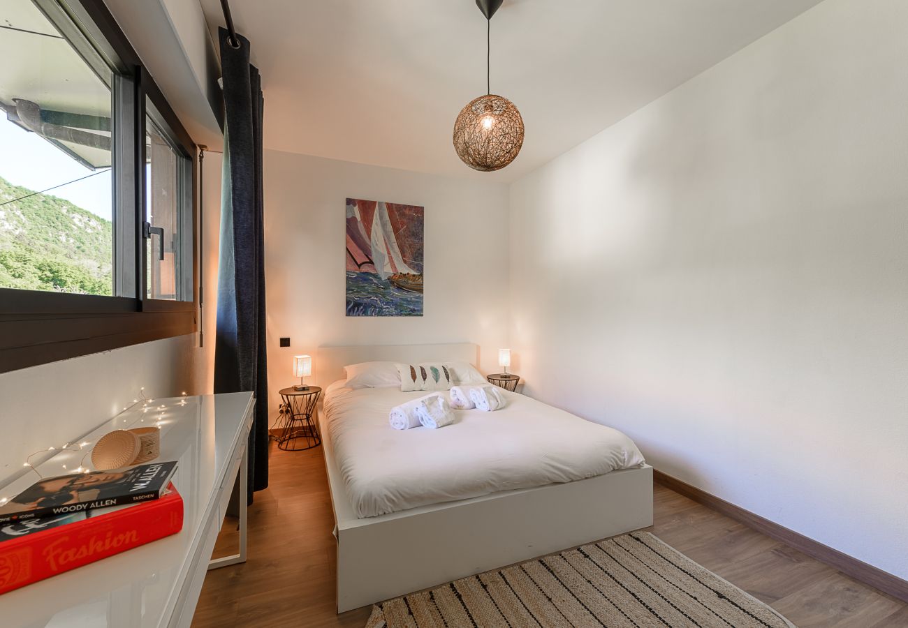 Apartment in Doussard - Les Eaux Cristallines de Bredannaz - 6 pers.