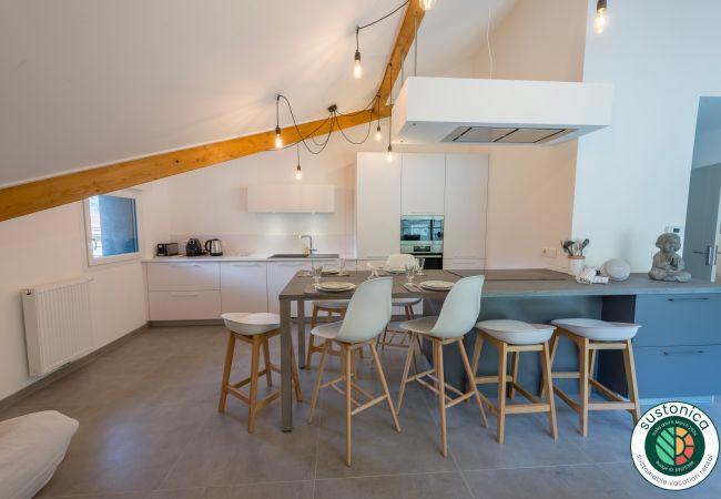 Apartment in Duingt - DUINGT - Entre lac et Taillefer à 300m de la plage