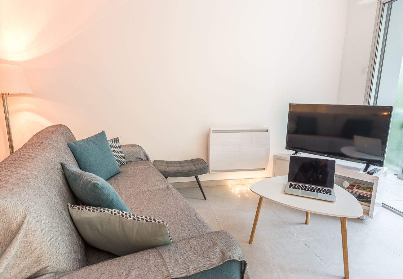 apartment, luxury, seasonal rental, annecy, vacations, snow, beach, hotel, sun, winter, Saint-Jorioz, mountains, lake