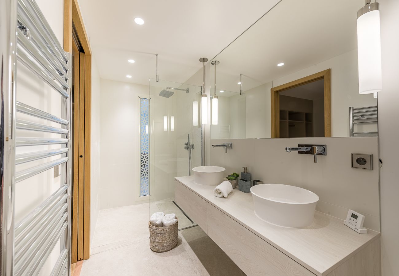 villa, luxury, seasonal rental, annecy, holidays, snow, pool, hotel, snow, sun, winter, jacuzzi, house, lake view, mountains 