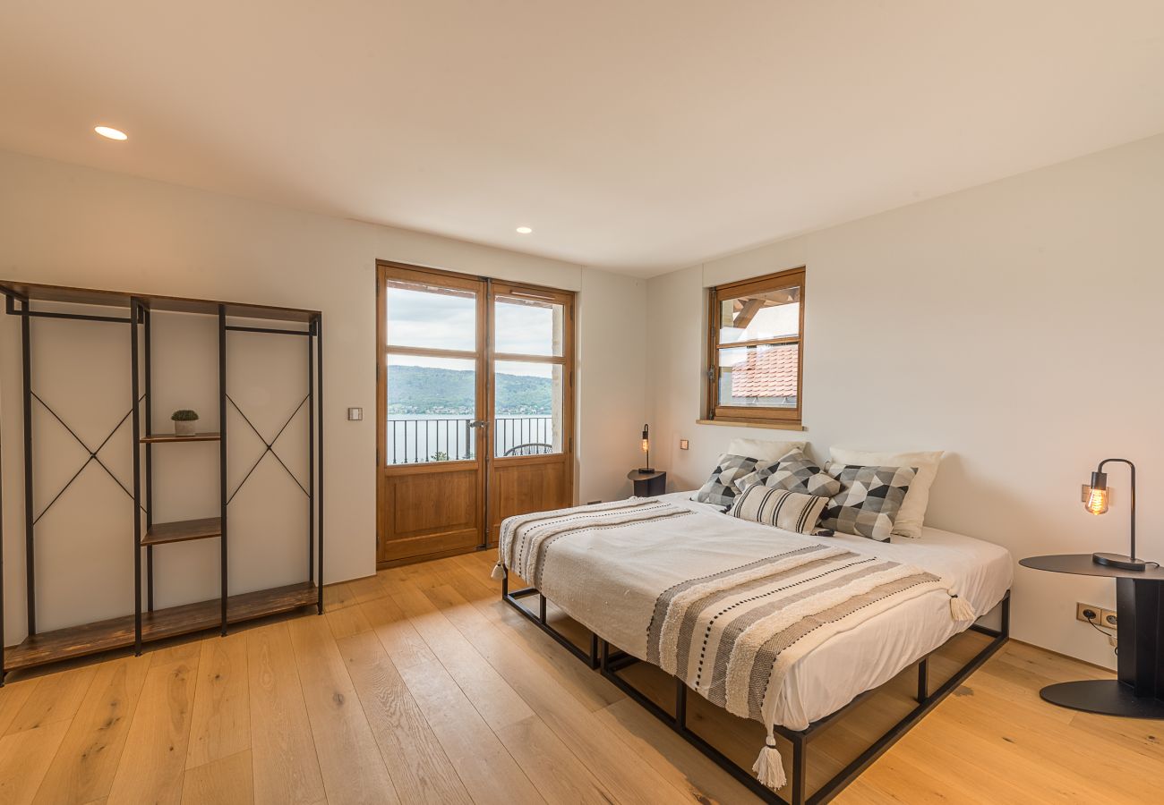 villa, luxury, seasonal rental, annecy, holidays, snow, pool, hotel, snow, sun, winter, jacuzzi, house, lake view, mountains 