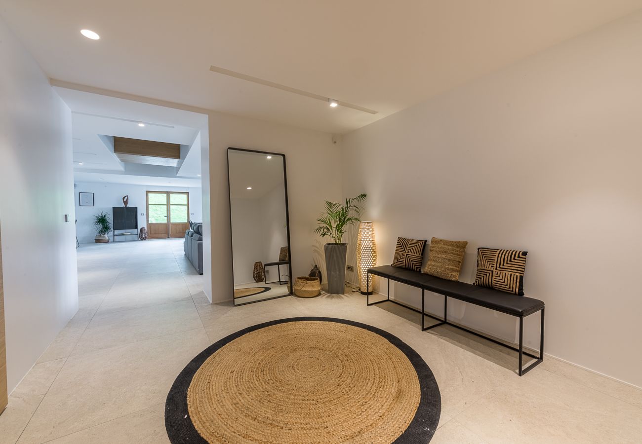 villa, luxury, seasonal rental, annecy, holidays, snow, pool, hotel, snow, sun, winter, jacuzzi, house, lake view, mountains