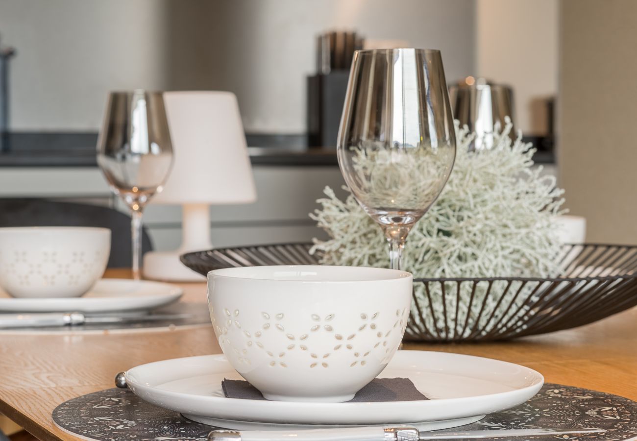 dining room, holiday rental, location, annecy, lake view, mountains view, luxury, flat, villa, hotel, sun, snow, vacation