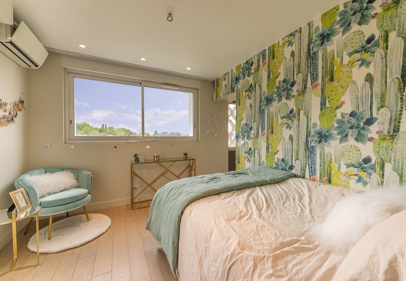 bedroom, holiday rental, location, annecy, lake view, mountains view, luxury, flat, villa, hotel, sun, snow, vacation