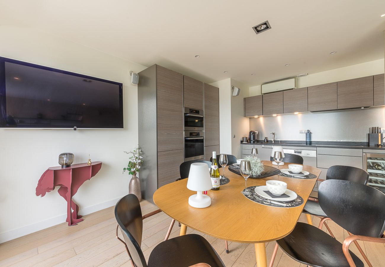 salle à manger, holiday rental, location, annecy, lake view, mountains view, luxury, flat, villa, hotel, sun, snow, vacation