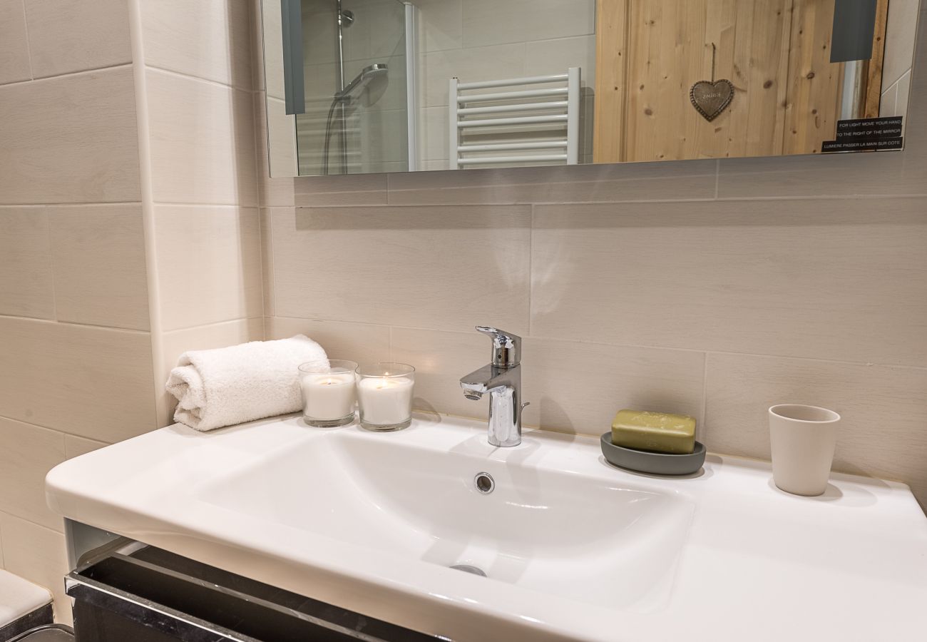 Apartment in La Clusaz - LCZ -SKI IN/OUT Cret du Merle, Parking. 4P.