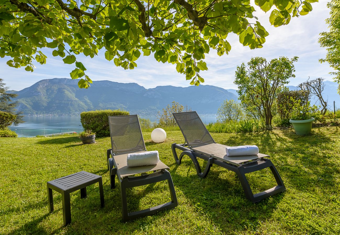 villa, garden, swimming pool, lake and mountain view, seasonal rental, luxury concierge, holidays, hotel, annecy, luxury