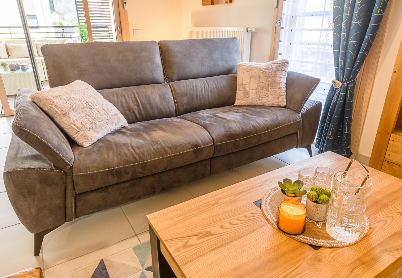 apartment, luxury, seasonal rental, annecy, vacations, snow, beach, hotel, sun, winter, Saint-Jorioz, mountains, lake