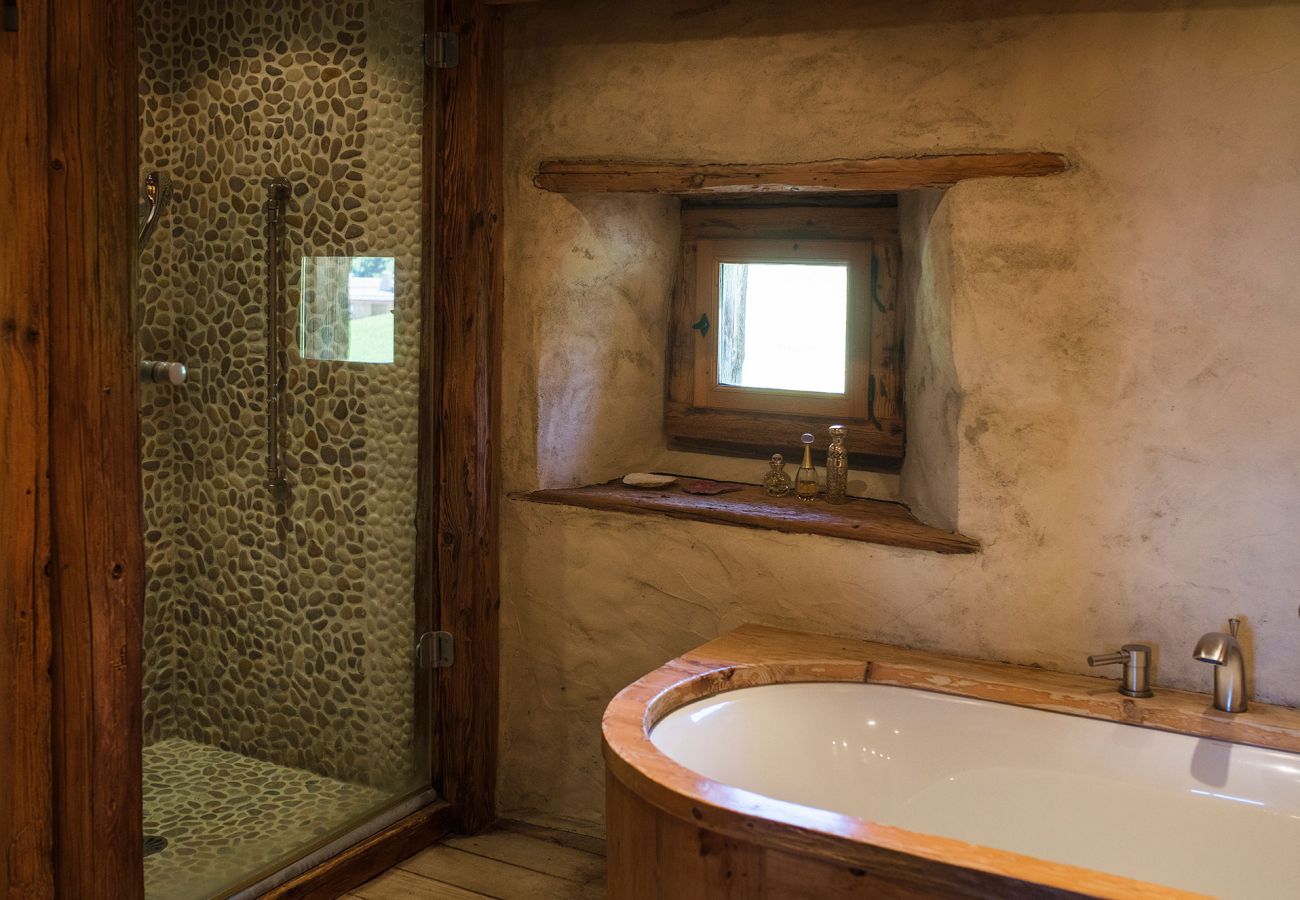 Chalet in La Clusaz - LCZ-L'Authentique Chalet familial 5* des Confins