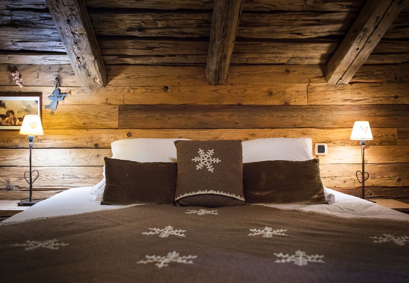 Chalet in La Clusaz - LCZ-L'Authentique Chalet familial 5* des Confins