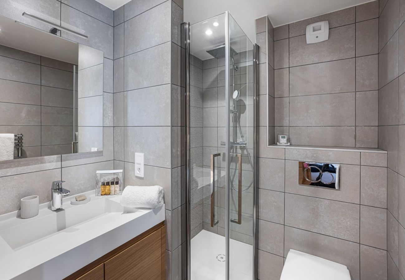 Chalet in Courchevel - Winter Courchevel -- Semi-Chalet Grande Casse, 4★