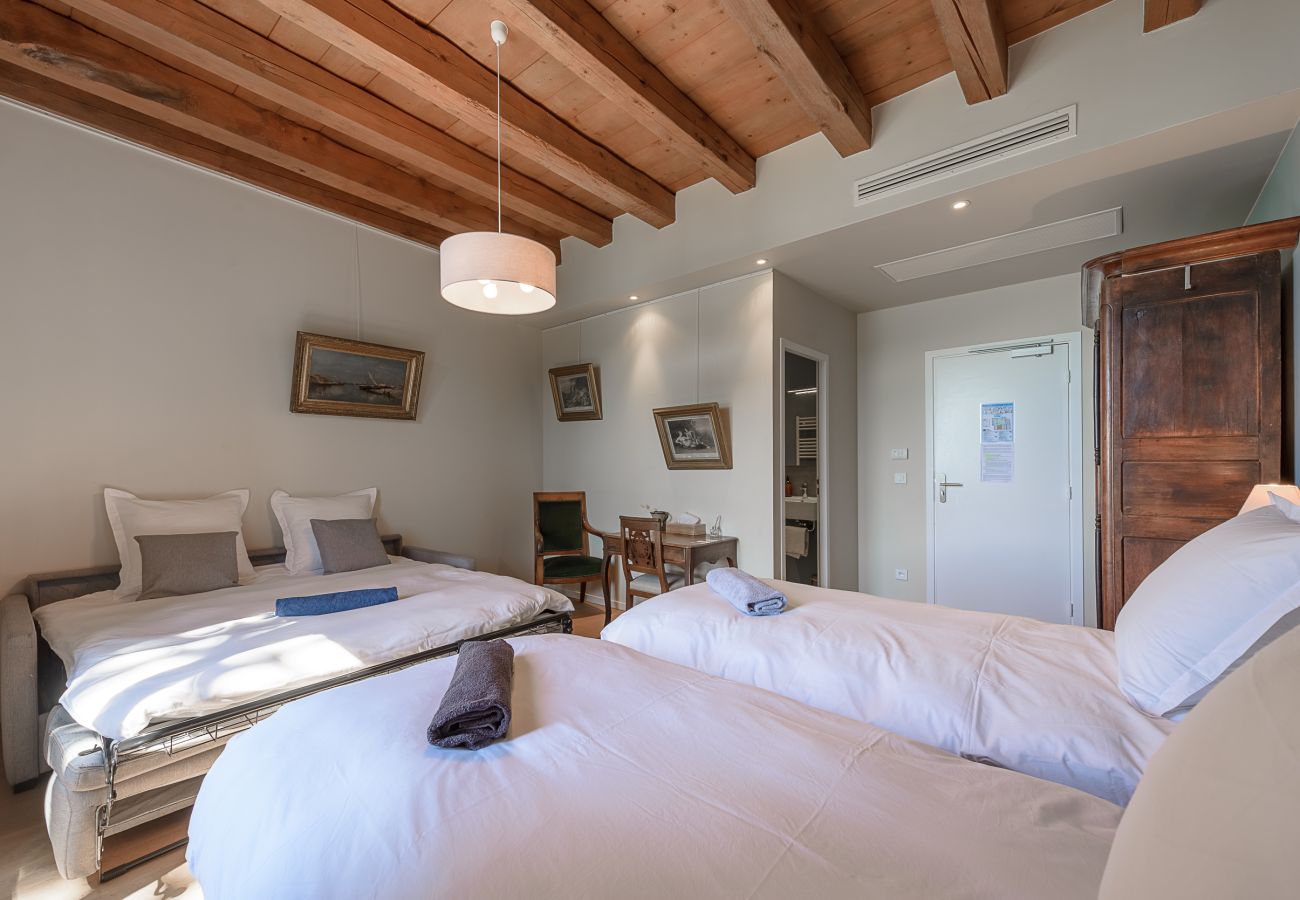 Country house in Veyrier-du-Lac - Le Vignoble du Lac, domaine de 29p avec vue