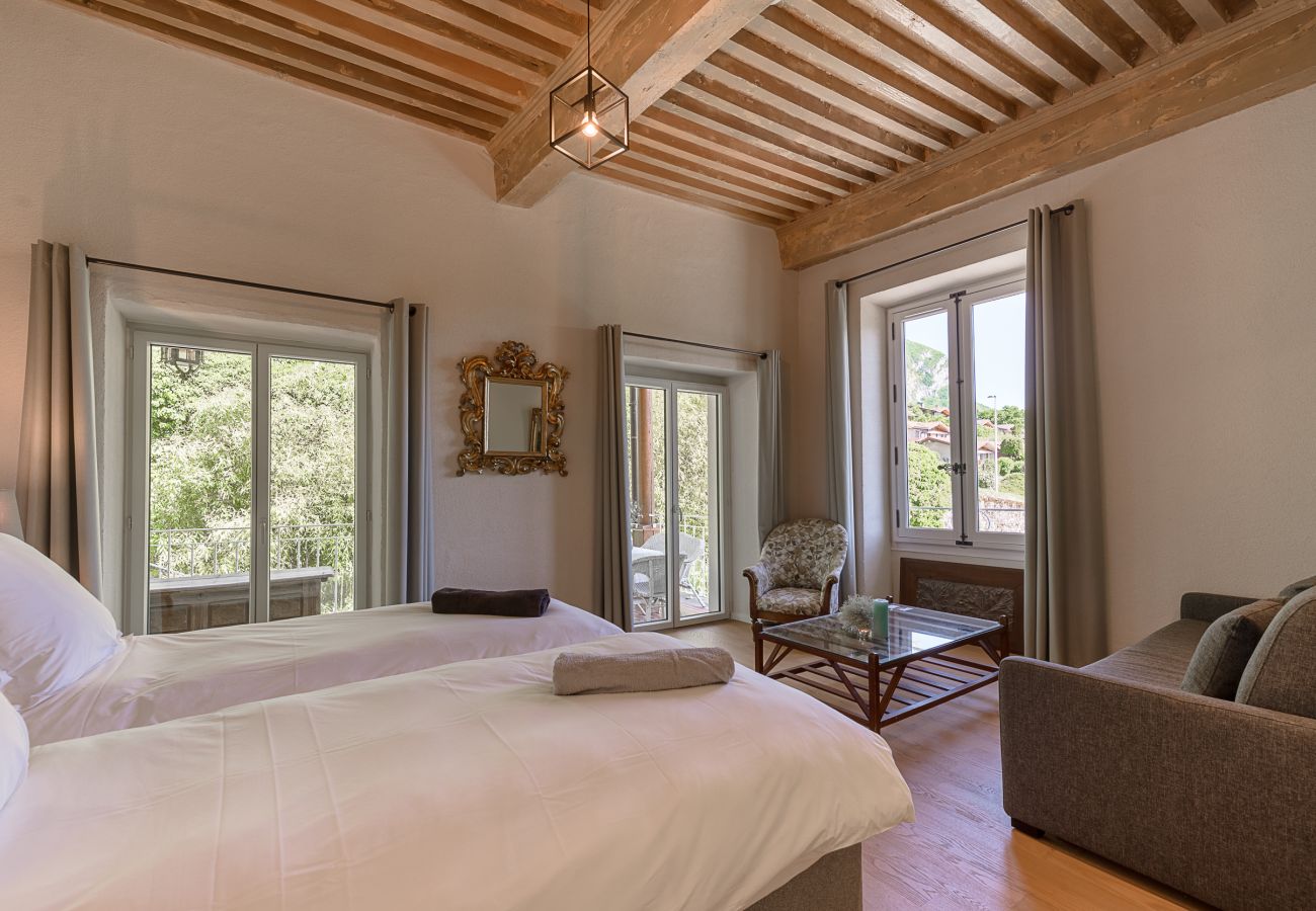 Country house in Veyrier-du-Lac - Le Vignoble du Lac, domaine de 29p avec vue