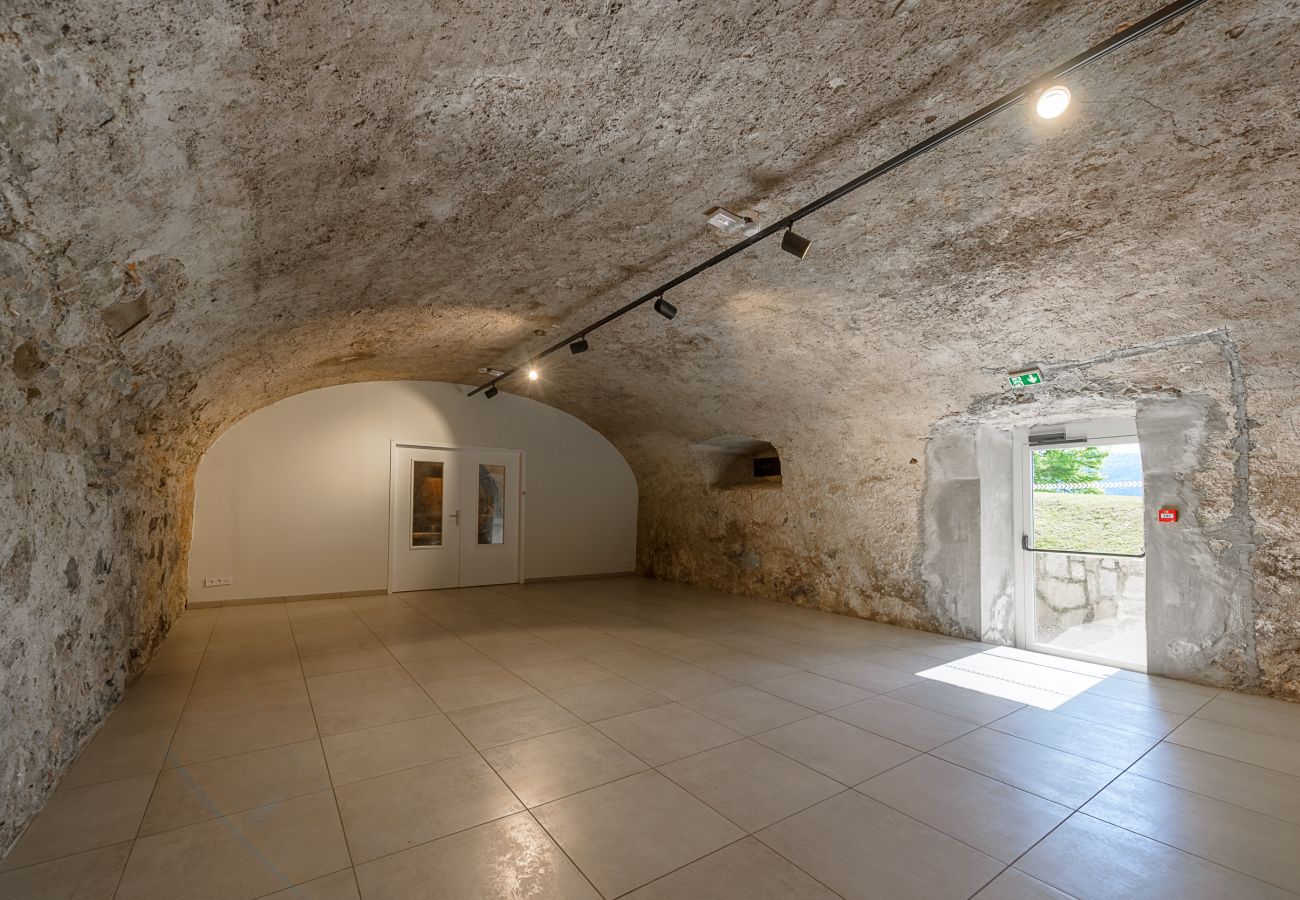 Private vaulted place for event organization