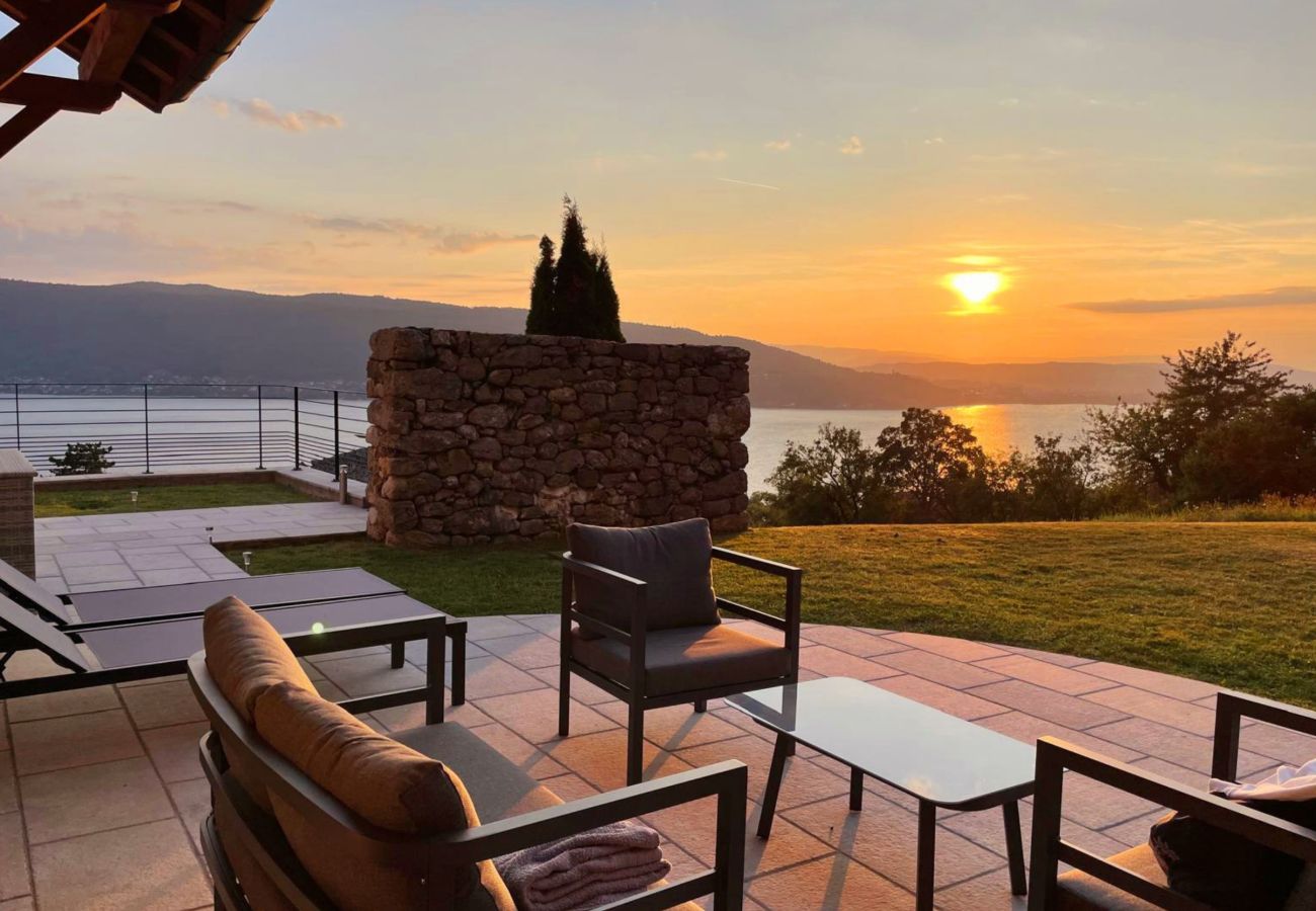 exceptional villa rental with swimming pool and view of lake annecy