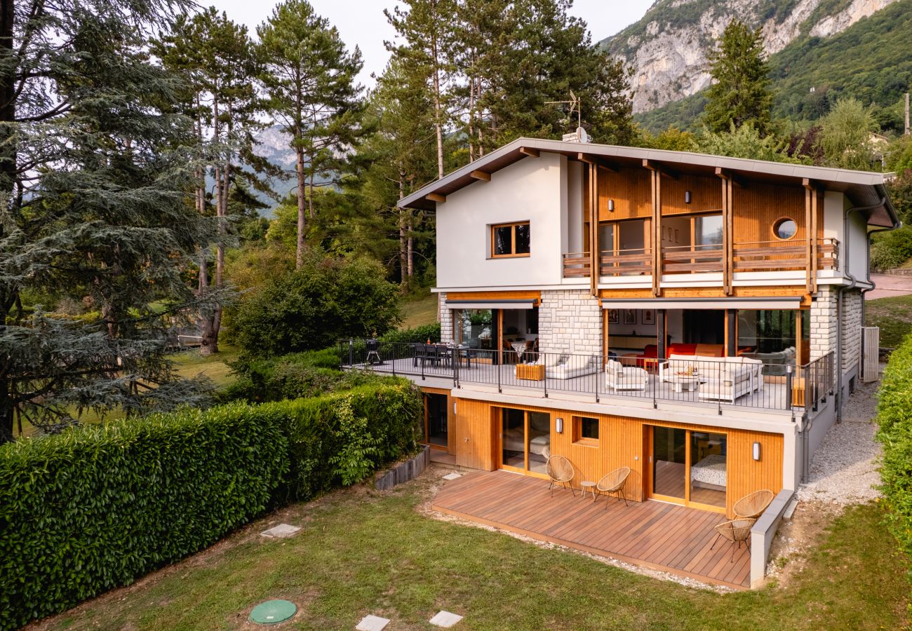 rental property lake annecy event