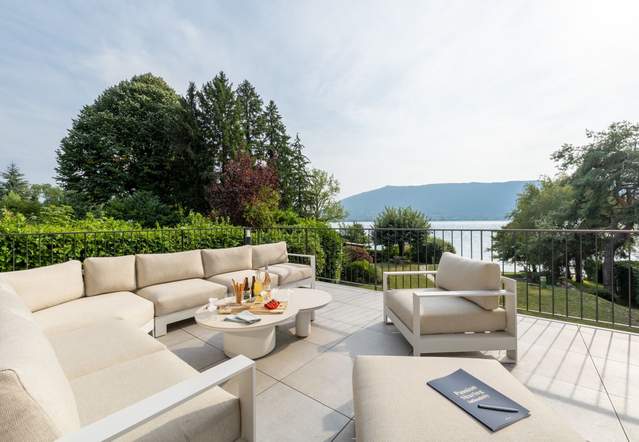 Villa in Veyrier-du-Lac - VEYRIER - Villa Jade, plage privée, 14p