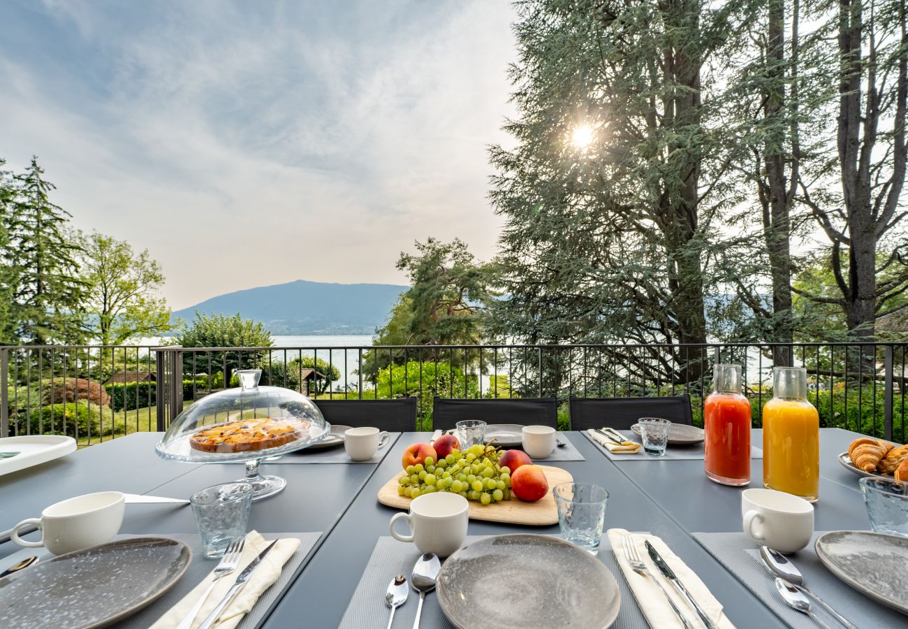 Villa in Veyrier-du-Lac - VEYRIER - Villa Jade, plage privée, 14p