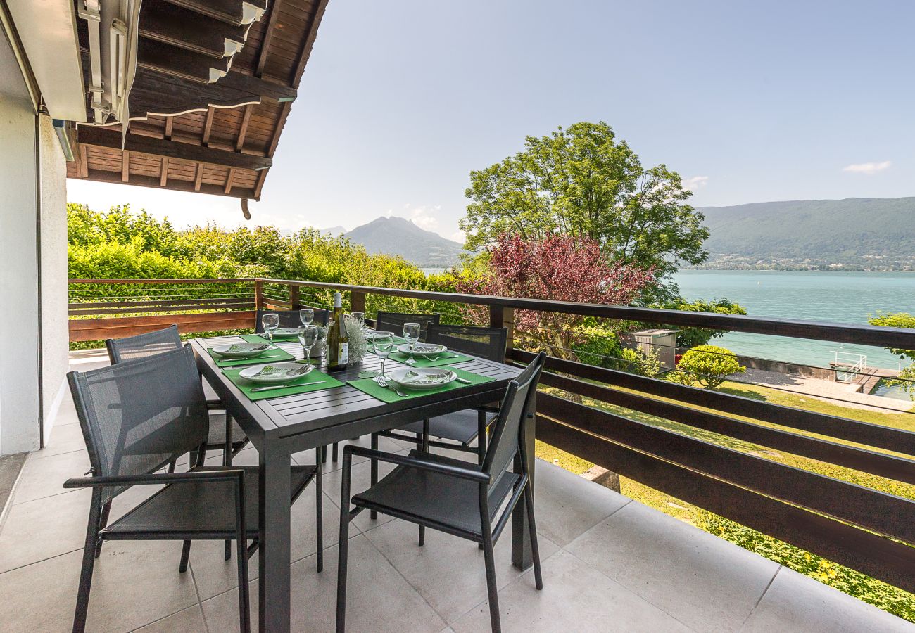 maison de famille, à la location, 8 personnes, super host, logement durable, vue lac, ponton privé, jardin, montagnes