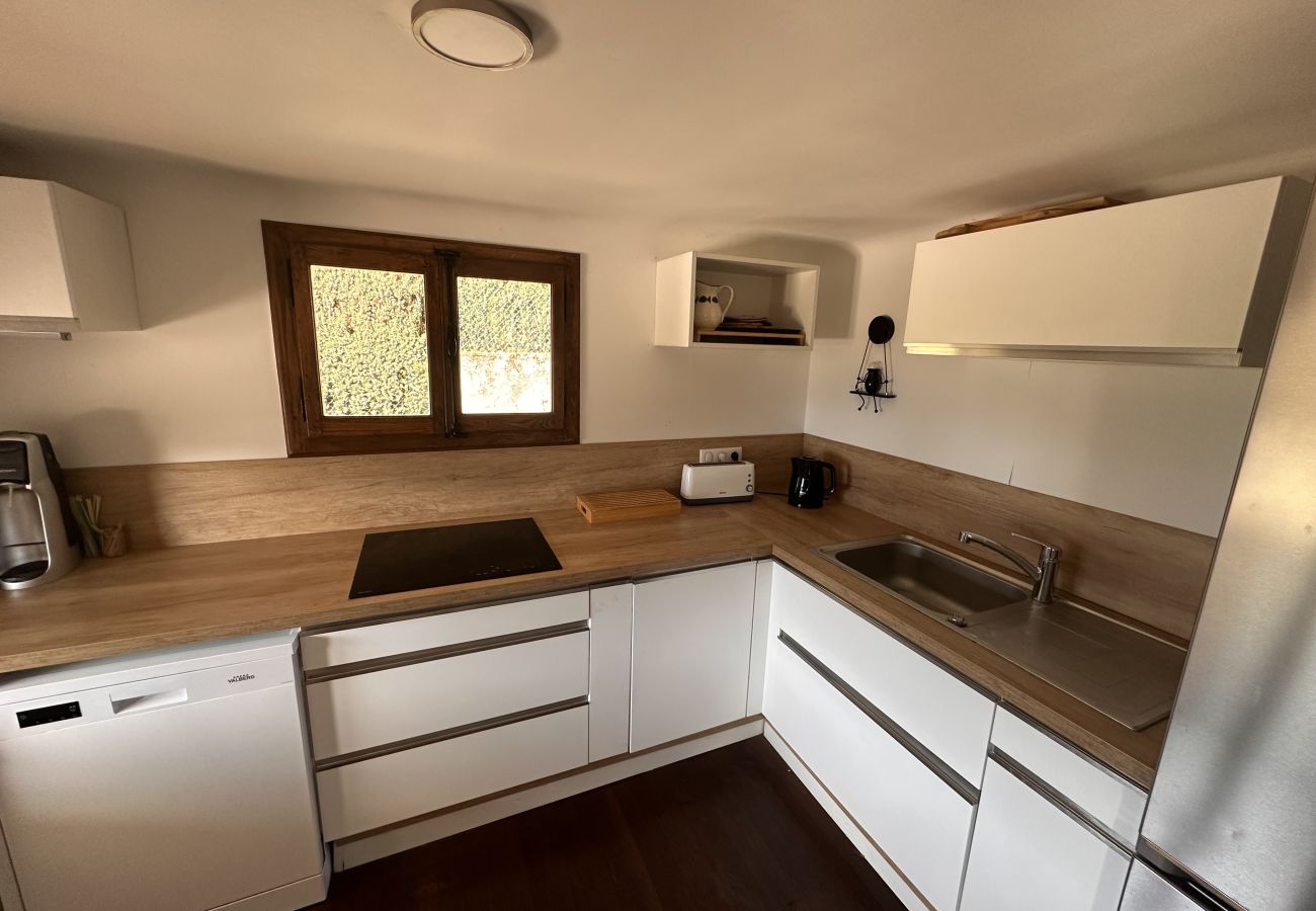 Maison à Veyrier-du-Lac - VEYRIER - Maison avec acces direct au lac & Ponton