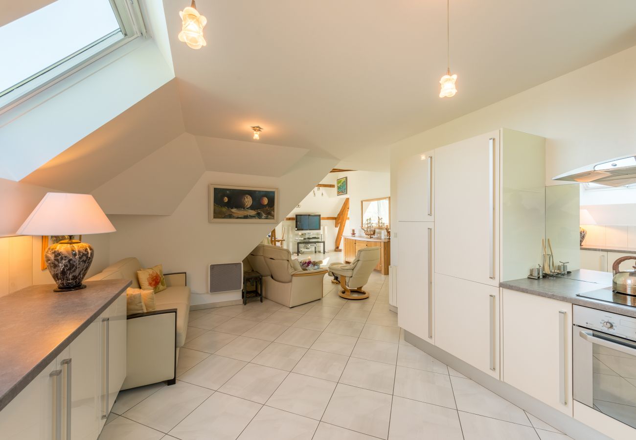 salle à manger, appartement, luxe, location saisonnière, annecy, vacances, lac, montagne, hôtel, plage privée, neige, soleil 