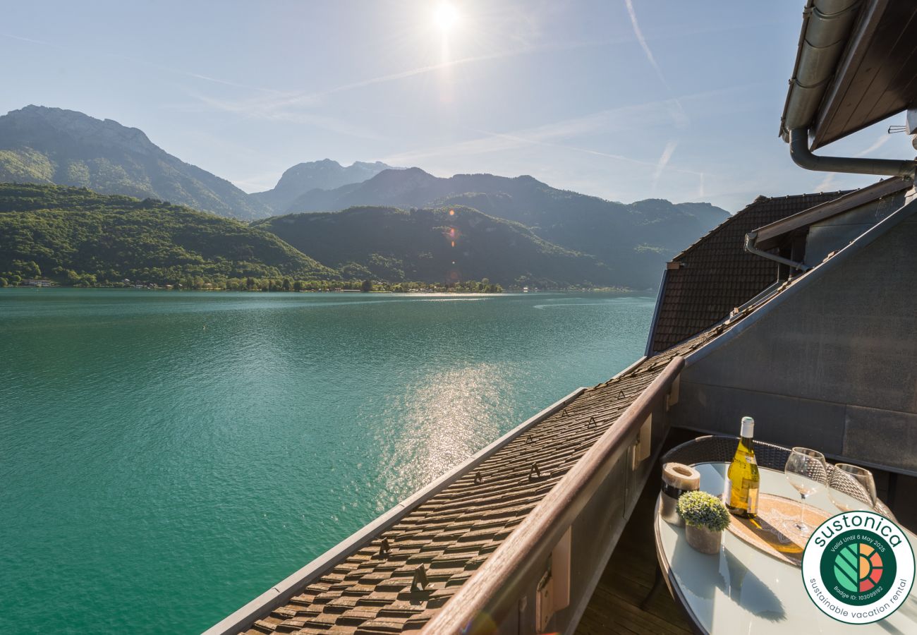 lac, appartement, luxe, location saisonnière, annecy, vacances, vue lac, montagne, hôtel, plage privée, neige, soleil