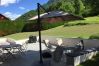 Terrasse, transat, soleil, profiter, barbecue, repas de famille, jardin, vacances, location, à louer, Haute-Savoie