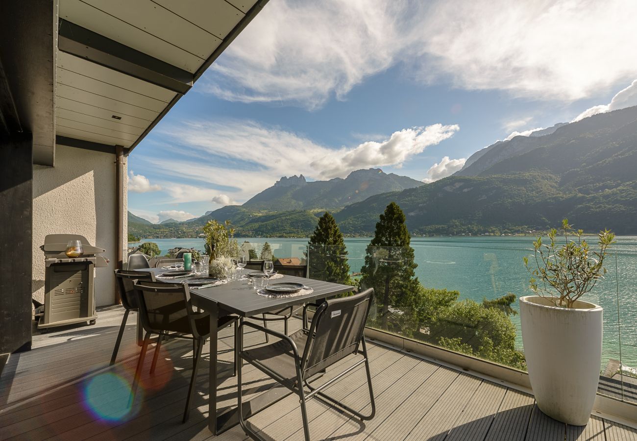 Appartement 4 étoiles à louer avec vue unique sur le lac d'Annecy