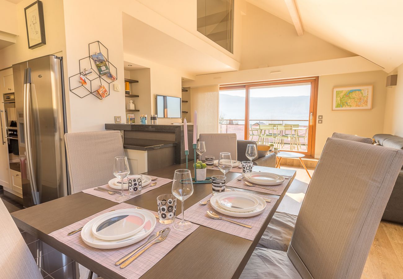 salon, appartement, luxe, location saisonnière, annecy, vacances, vue lac, montagne, hôtel, neige, soleil, plage, famille 