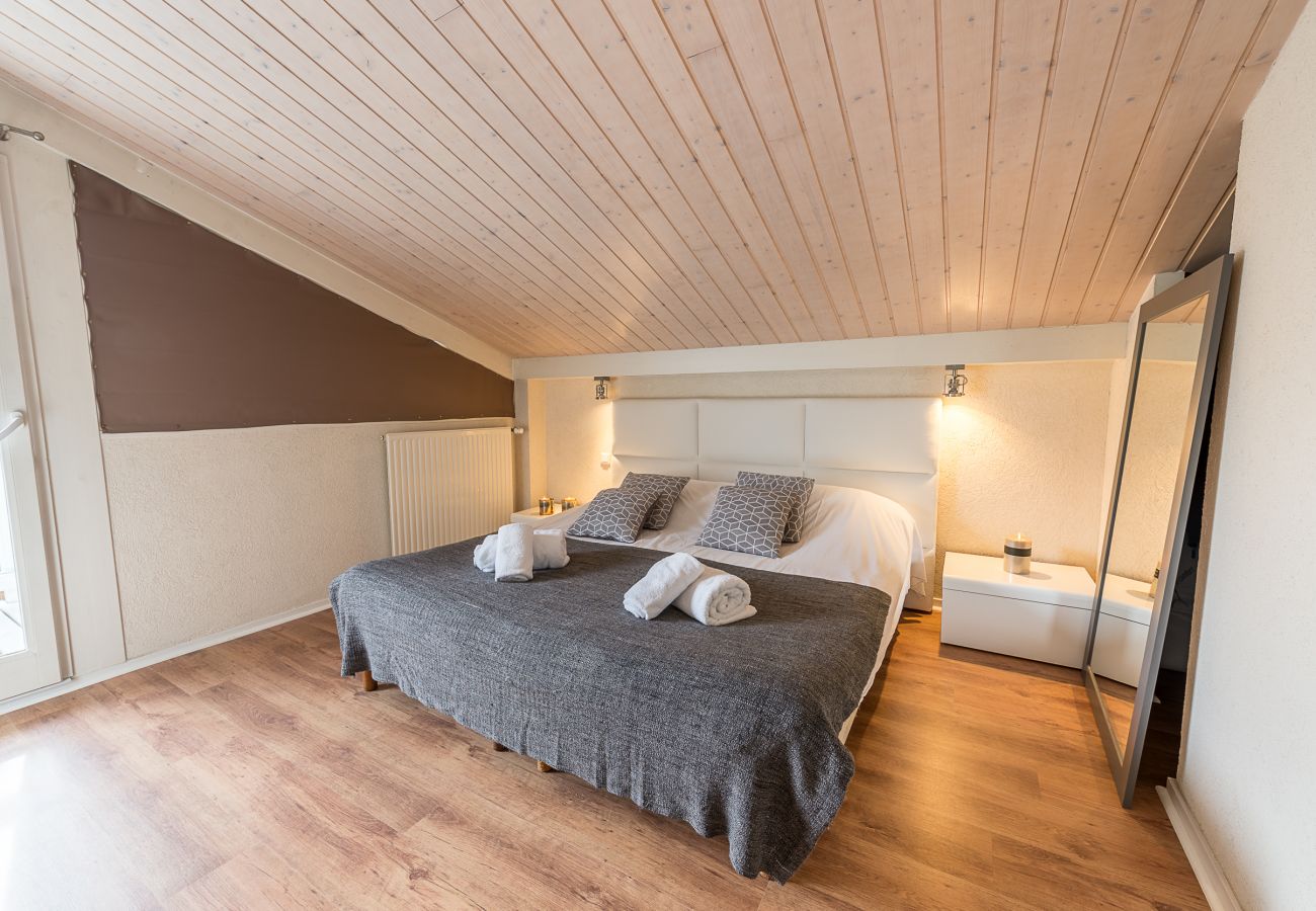chambre, location saisonnière, annecy, vacances, lac, montagne, luxe, maison, villa, hôtel, neige, soleil  