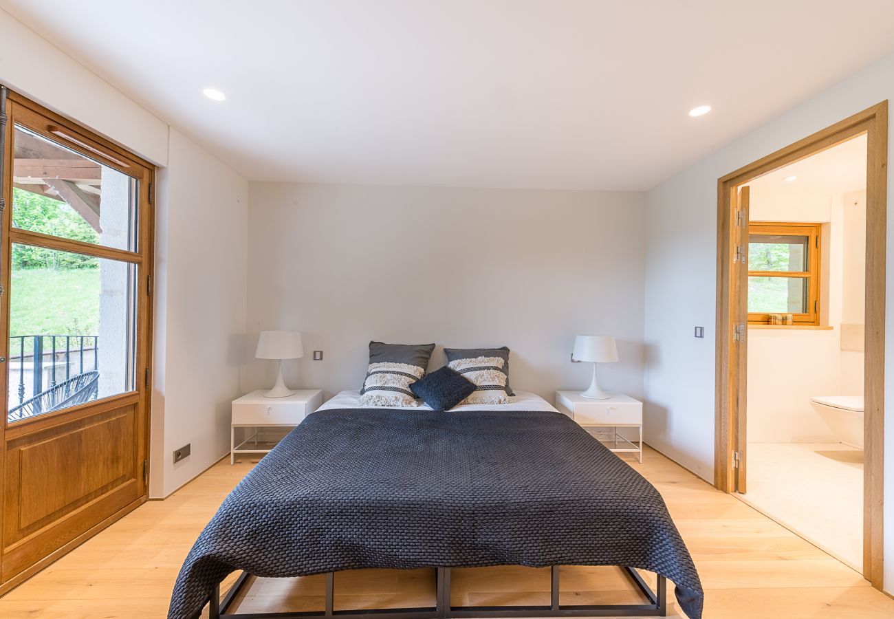 villa, luxe, location saisonnière, annecy, vacances, neige, piscine, hôtel, neige, soleil, hiver, jacuzzi, maison, vue lac