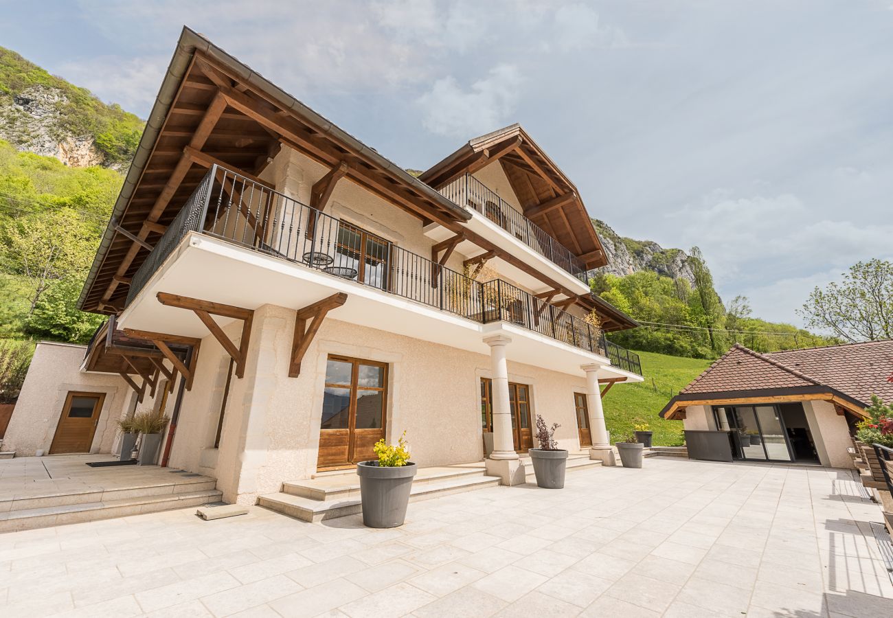 logement pour grand groupe lac annecy