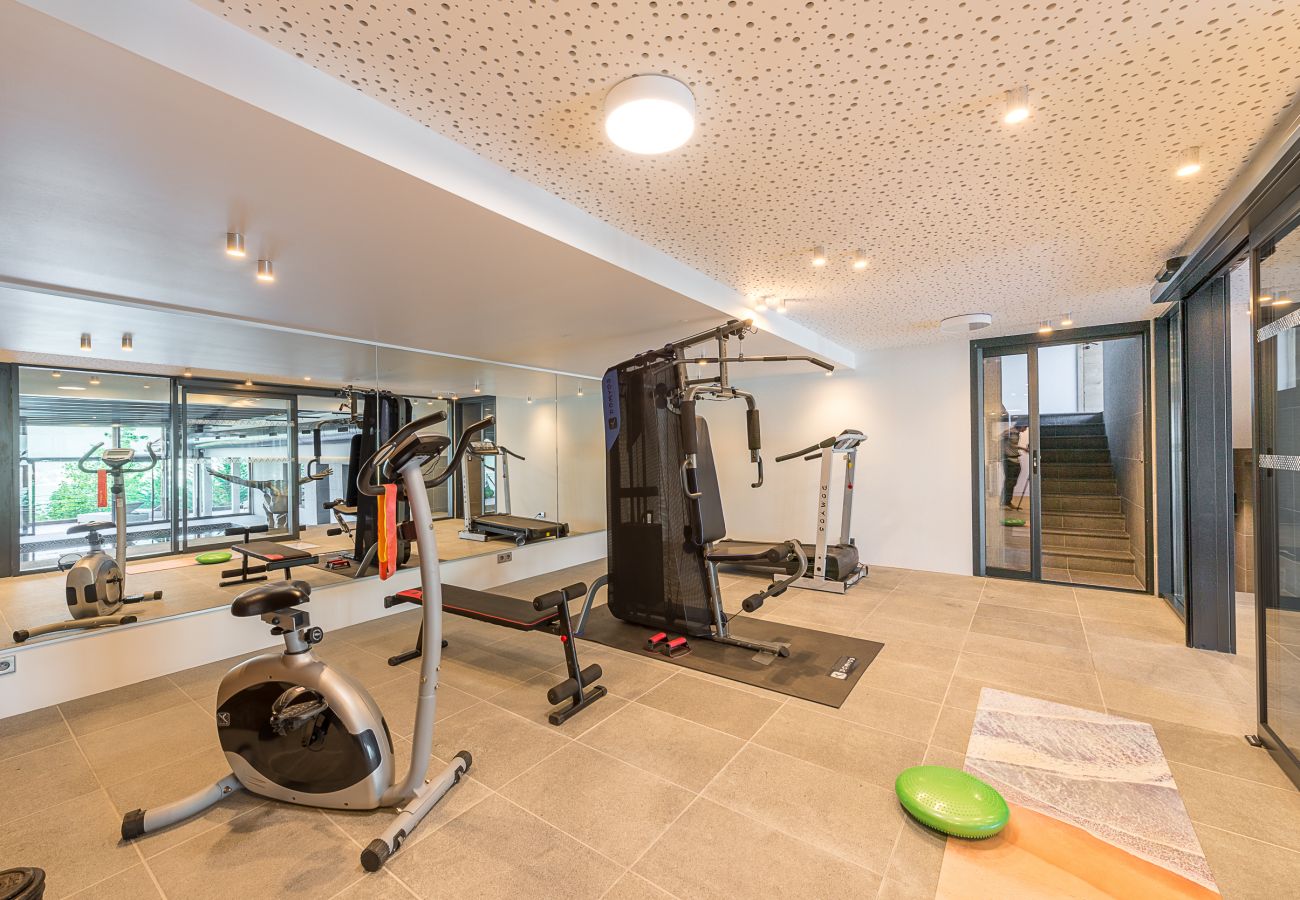 villa, luxe, location saisonnière, annecy, vacances, neige, piscine, hôtel, salle de sport, soleil, hiver, jacuzzi, vue lac