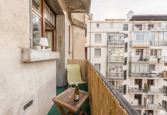 balcon, centre-ville, luxe, chaleureux, appartement, gare d'Annecy, 2 personnes, location saisonnière
