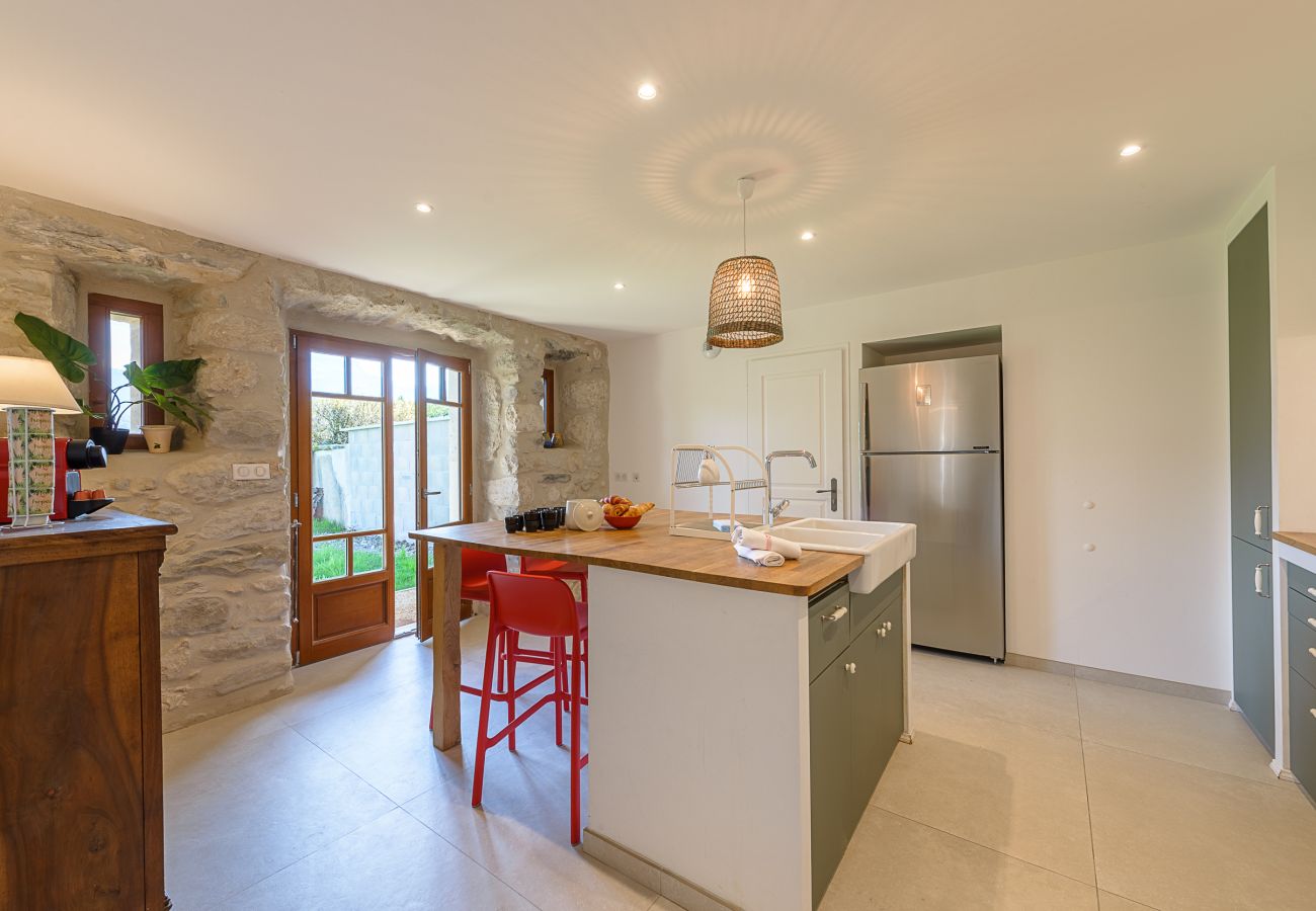 Maison d’hôtes, à louer, centre village, montagne, soleil, jardin, reposant, conciergerie haut de gamme, hôtel, vacances 