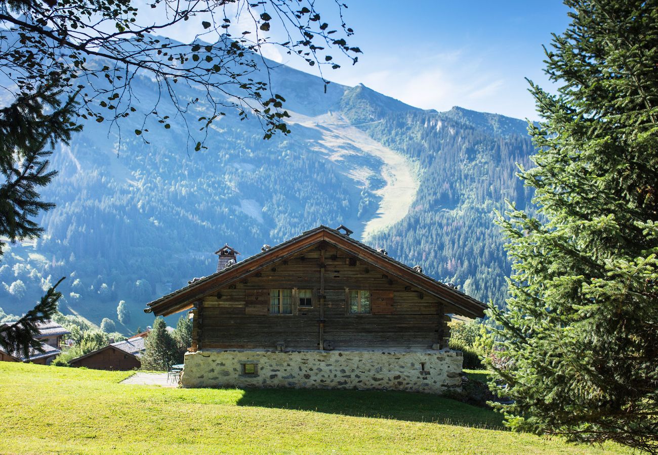 Chalet à La Clusaz - LCZ-L'Authentique Chalet familial 5* des Confins
