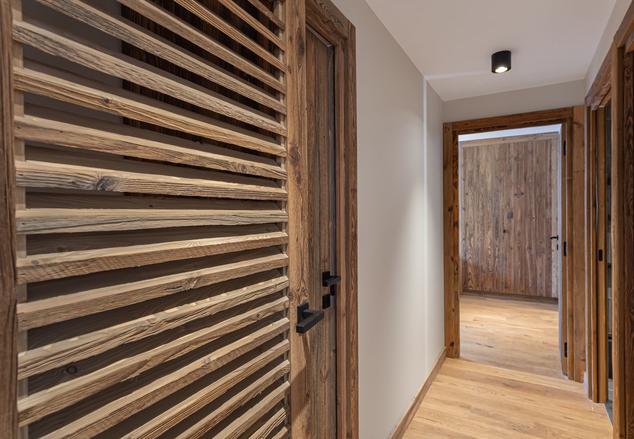 Appartement location saisonnière Méribel proche du centre et des pistes, conciergerie haut de gamme montagne, airbnb luxe 