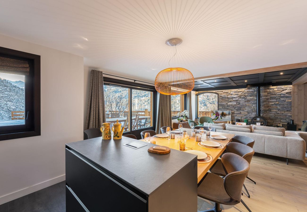 Chalet Méribelle, location en montagne, vacances au ski avec jacuzzi et vue panoramique, chalet de luxe, équipements modernes