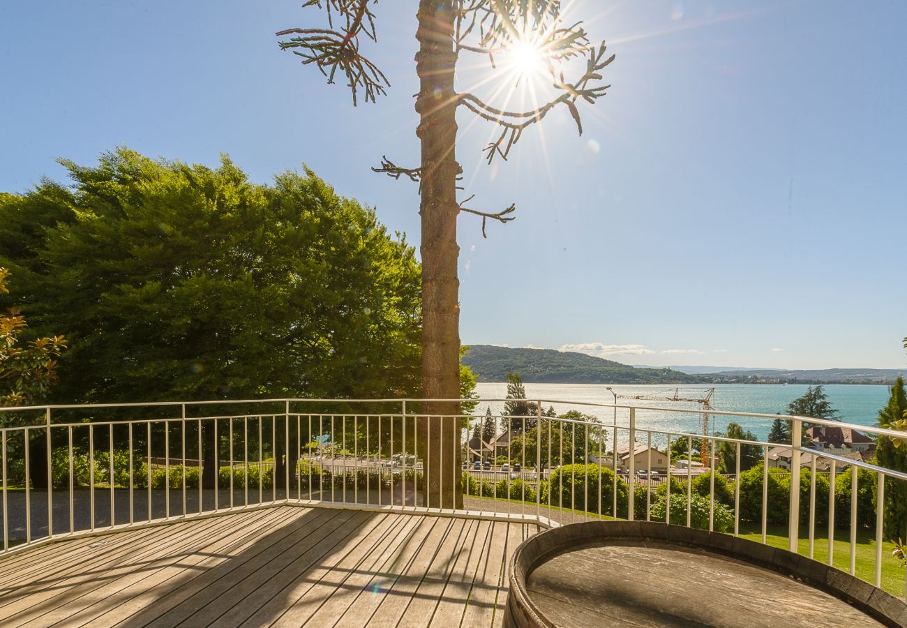 Location villa de prestige à Annecy avec vue imprenable sur le lac
