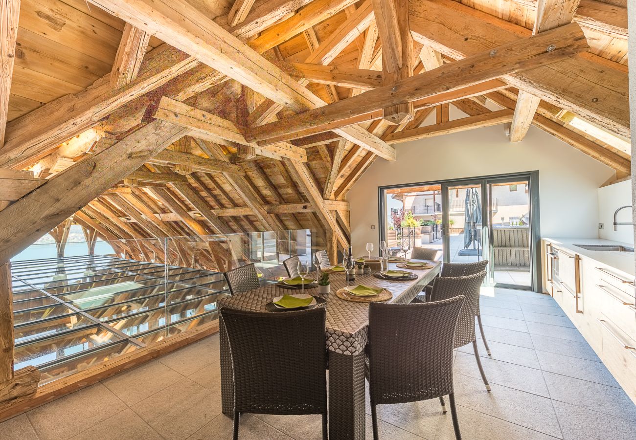 Villa à louer avec cuisine d'été avec vue sur le lac et piscine 