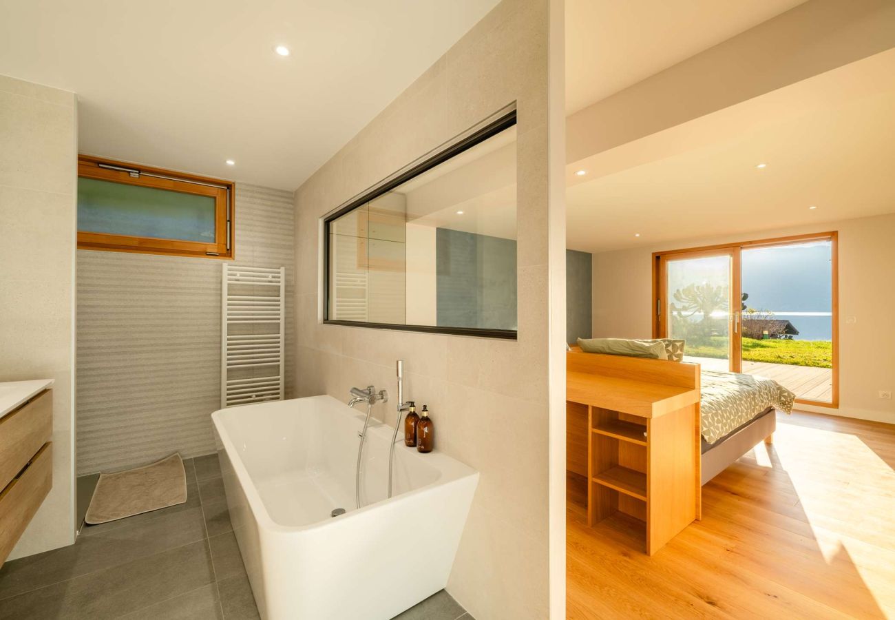 Villa à Veyrier-du-Lac - VEYRIER - Villa Jade, plage privée, 14p