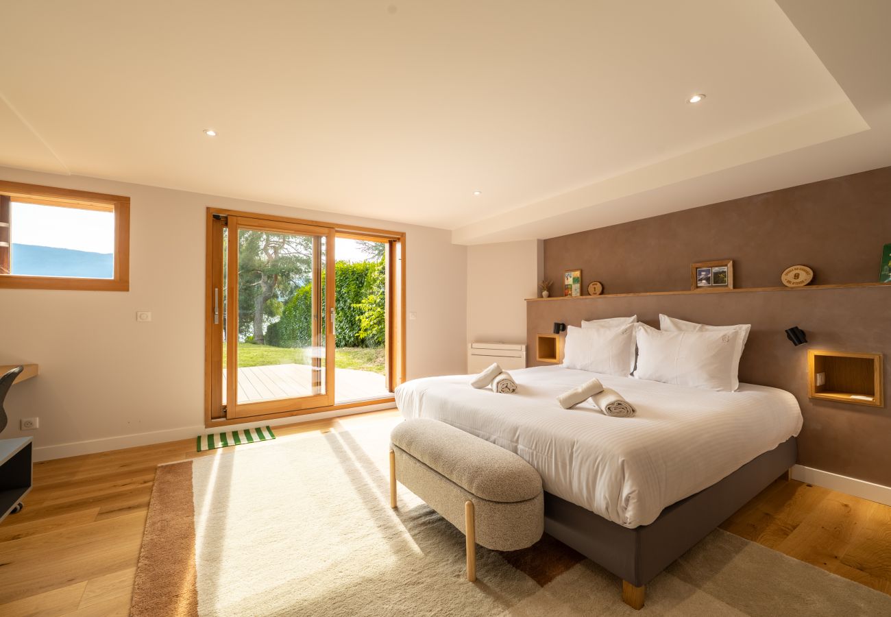 Villa à Veyrier-du-Lac - VEYRIER - Villa Jade, plage privée, 14p