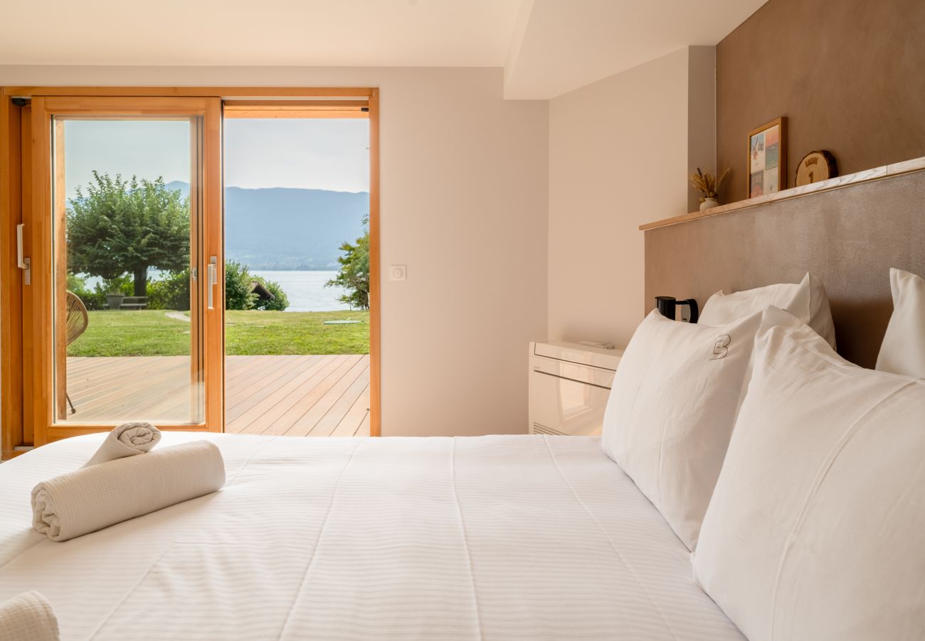 Villa à Veyrier-du-Lac - VEYRIER - Villa Jade, plage privée, 14p