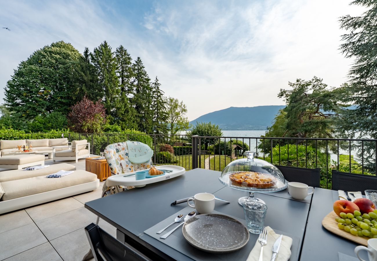 Villa à Veyrier-du-Lac - VEYRIER - Villa Jade, plage privée, 14p