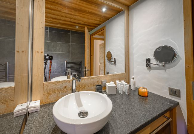 Apartment in La Clusaz - LCZ - Luxueux T4 au pied des pistes, 5*