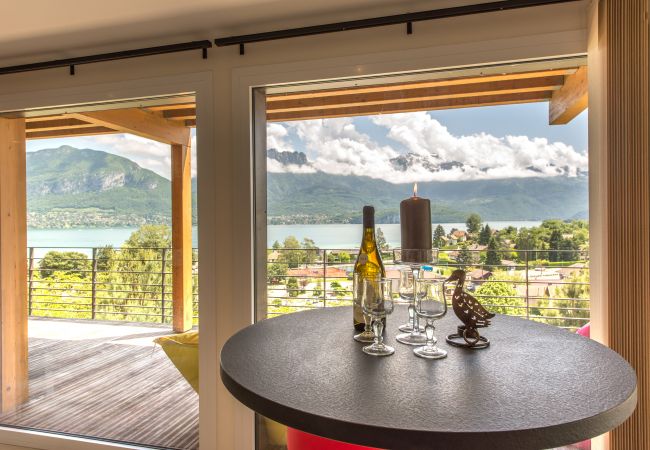 living room, flat, house, luxury, seasonal rental, annecy, vacations, lake view, mountain, hotel, jacuzzi, snow, sun