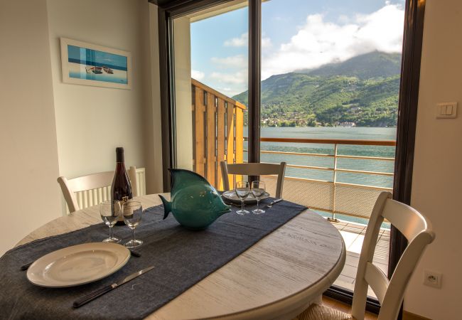 dining room, luxury, flat, holiday rental, annecy, vacation, lake view, mountain, hotel, snow, sun, private beach