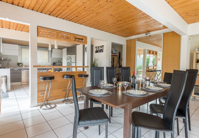 dining room, villa, standing, holiday rental, location, annecy, lake, mountains, luxury, house, hotel, sun, snow, vacation 